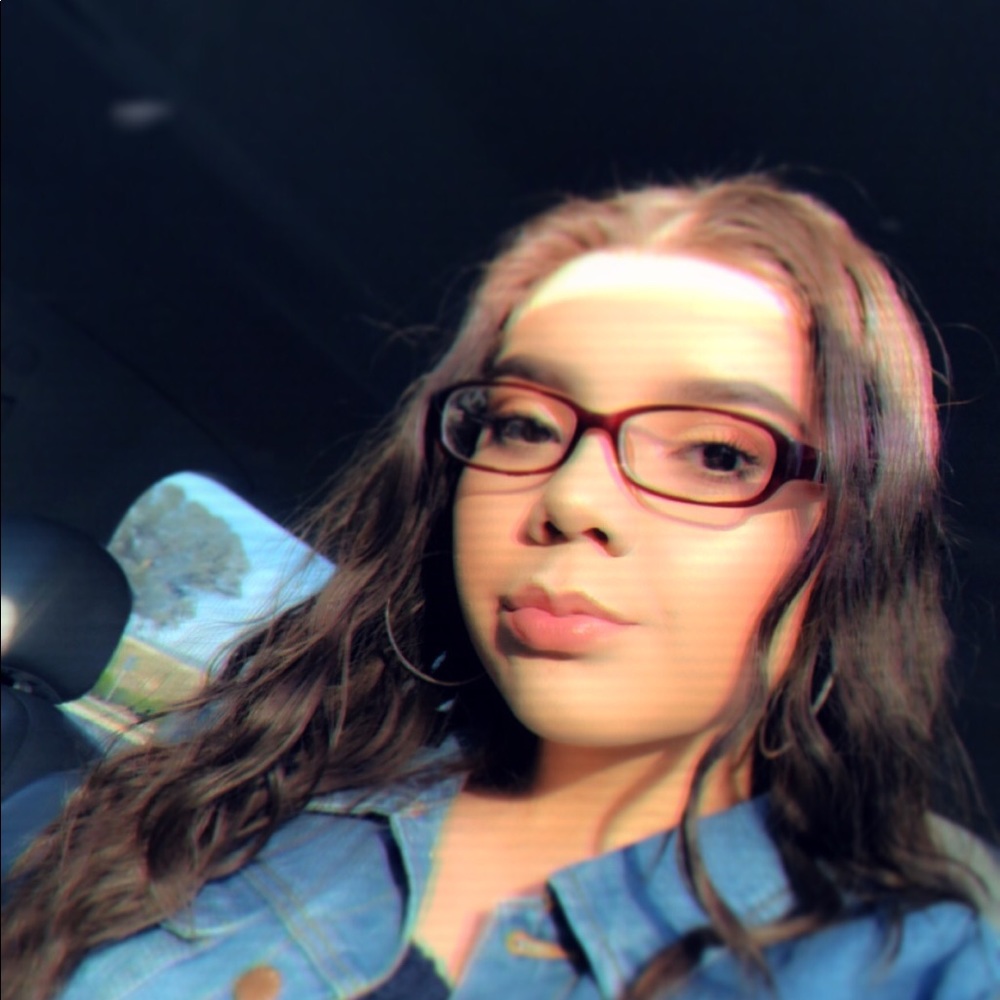 Meet your Posher, Stephanie